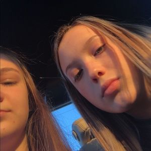 Meet your Posher, Elise